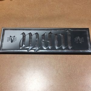 Kat Von D Metal Matte